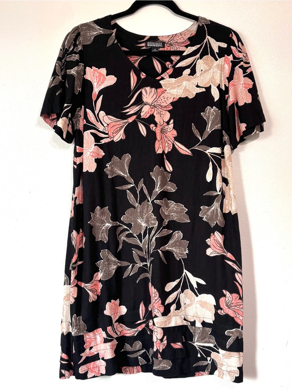 Nicole Miller Shift Mini Dress Medium Linen Blend Floral V-Neck Ruffle Hem Chic